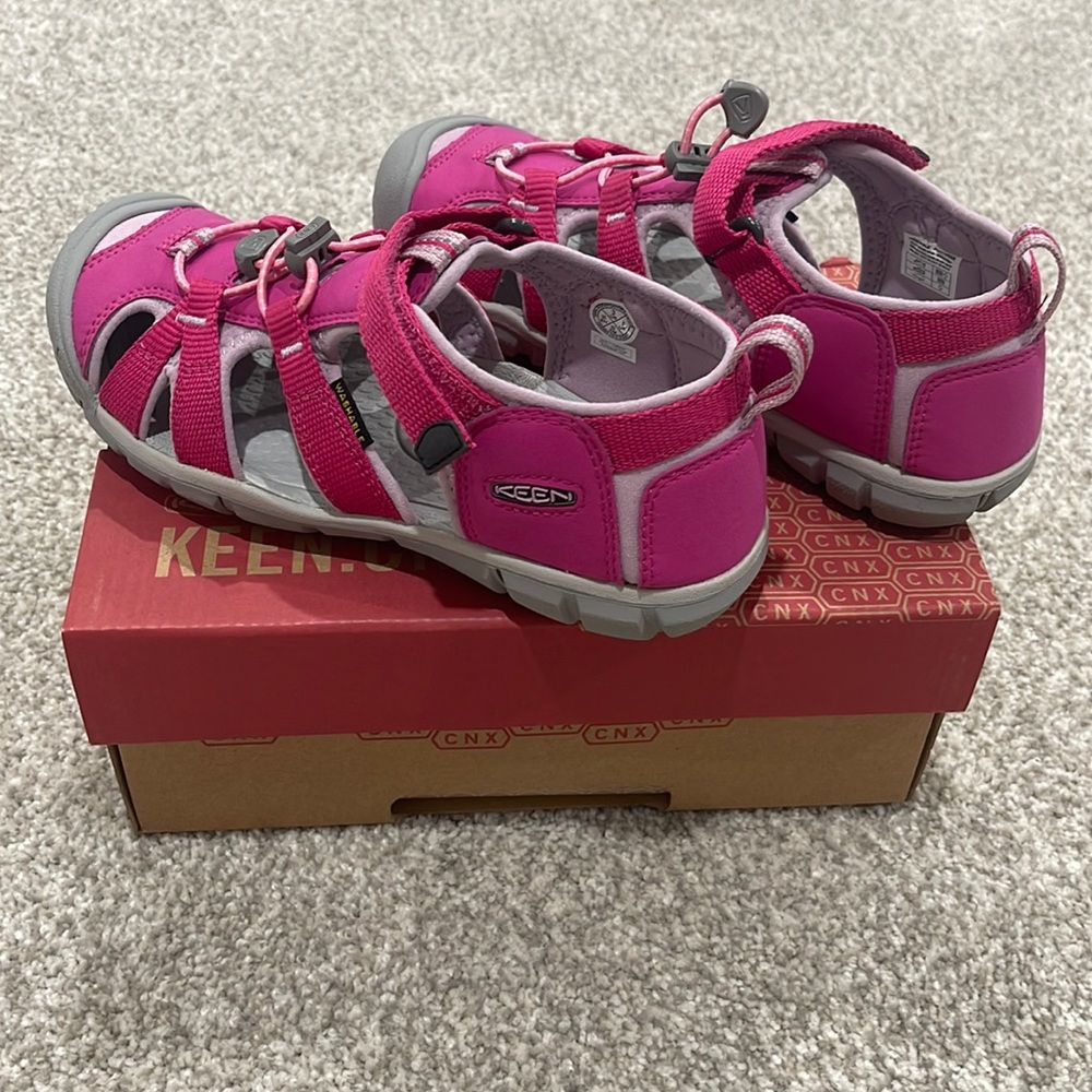 Keen  Sandals For Girl Size US Youth 3 (EU 35) New . Very/Berry/ Dawn Pink